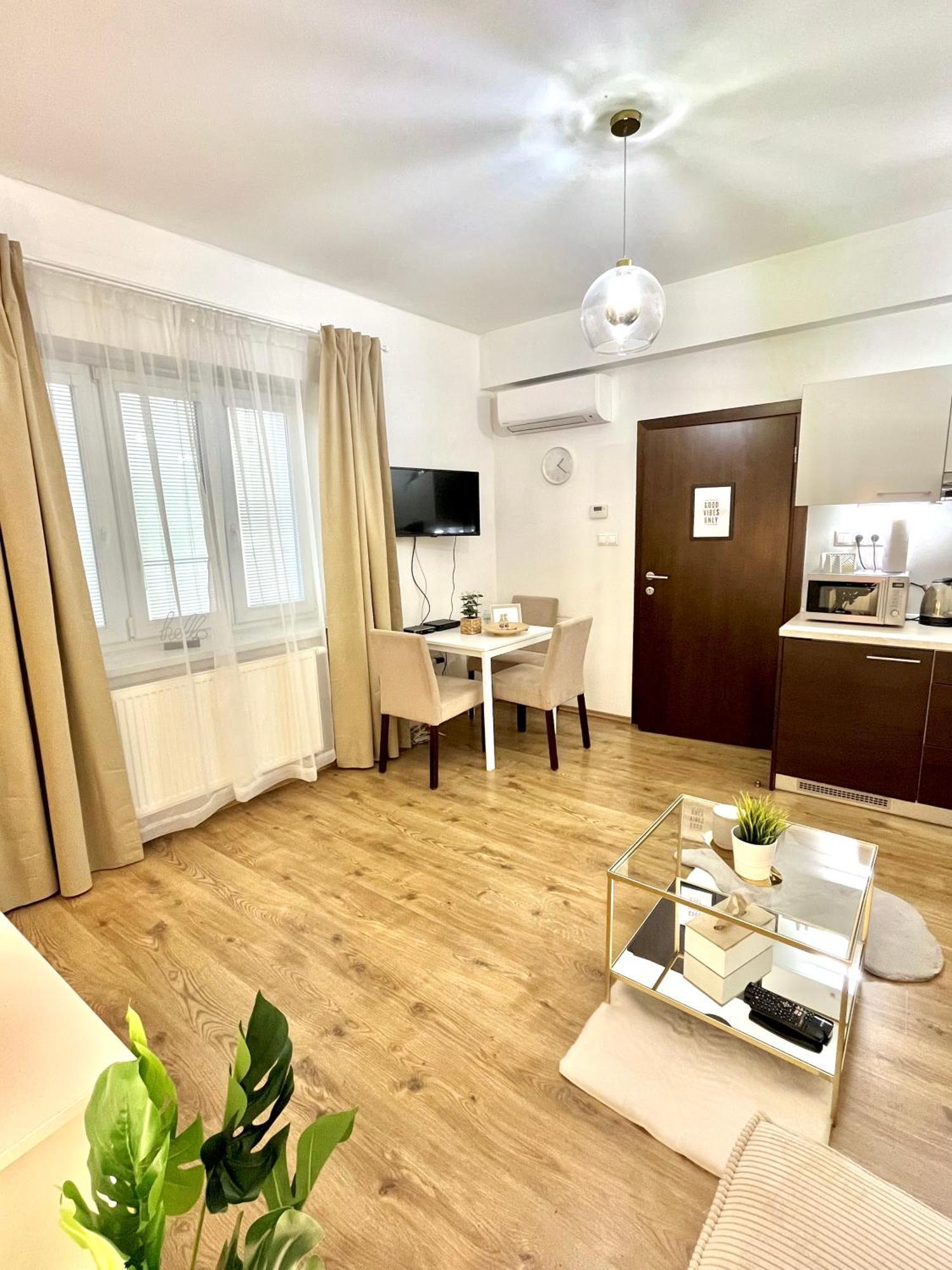 Appartement Urban Jungle Old Town Air Conditioned *